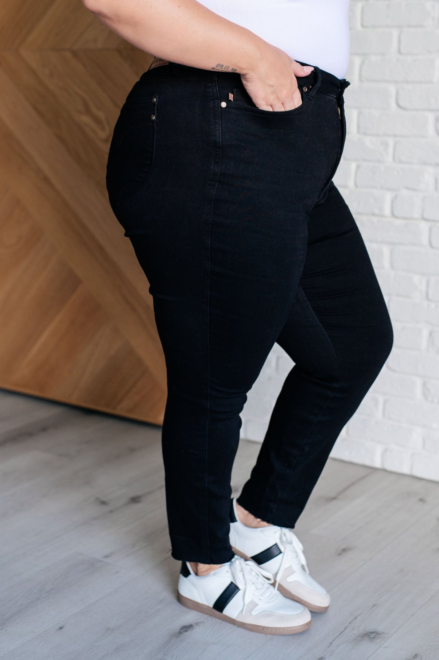 Nicole Tummy Control Skinny Jeans in Black